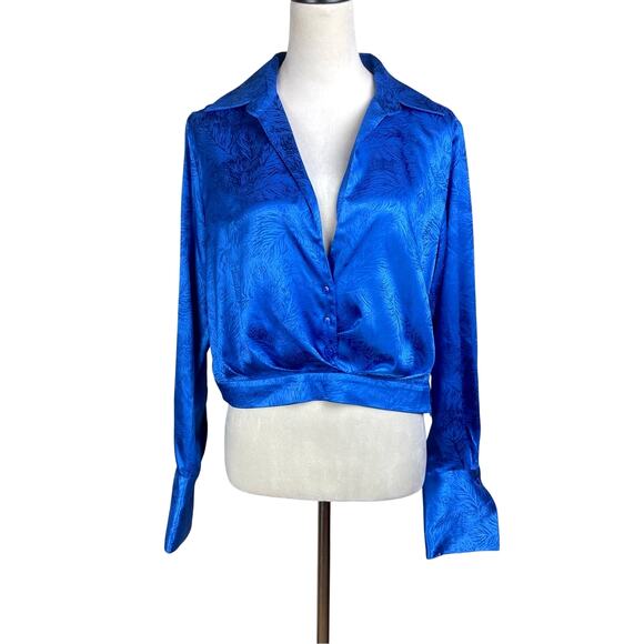 Le Superbe Womens Blue Feather Pattern Long Sleeve Button Up Cropped Top - Picture 1 of 12